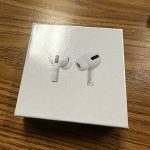 Selling a pair of AirPods great condition brand new